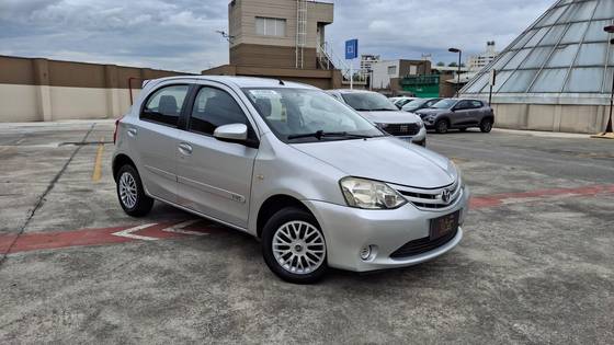 TOYOTA ETIOS 1.5 XS 16V FLEX 4P MANUAL TOYOTA ETIOS 1.5 XS 16V FLEX 4P MANUAL